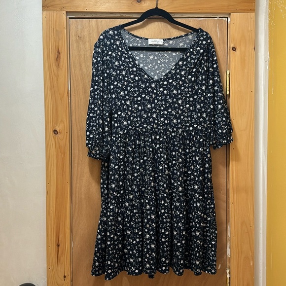 Navy blue floral Dress - Picture 1 of 7